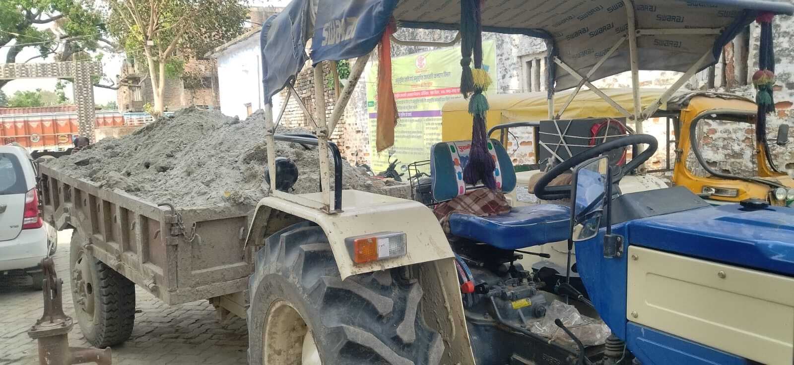 मिट्टी लोड ट्रैक्टर जब्त, चालक फरार, प्राथमिकी