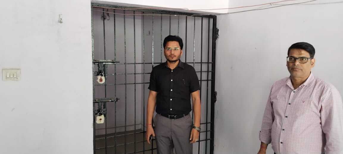 Madhubani News : डीएम ने इवीएम वेयर हाउस का किया निरीक्षण