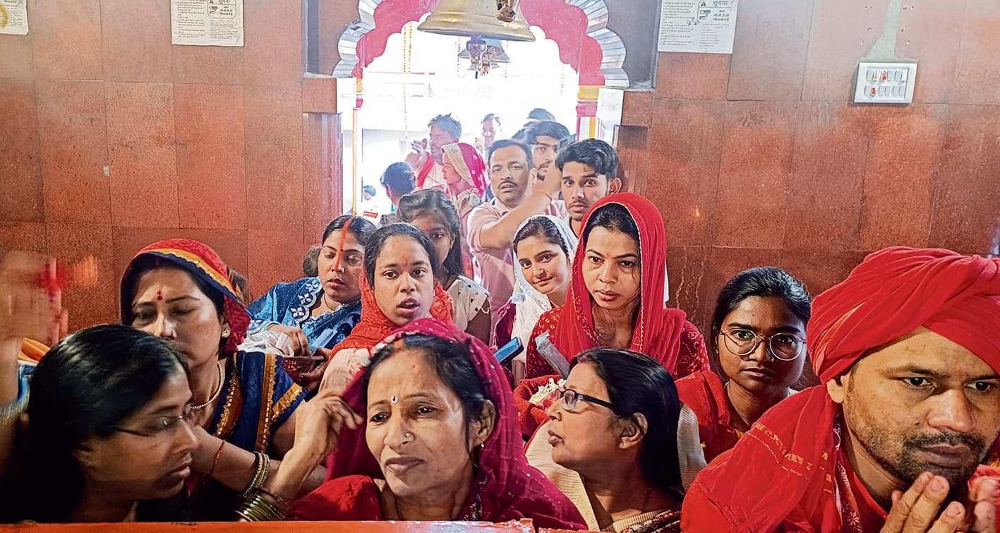 Chhapra News : आमी में मां अंबिका भवानी के पूजन व दर्शन को उमड़े भक्त