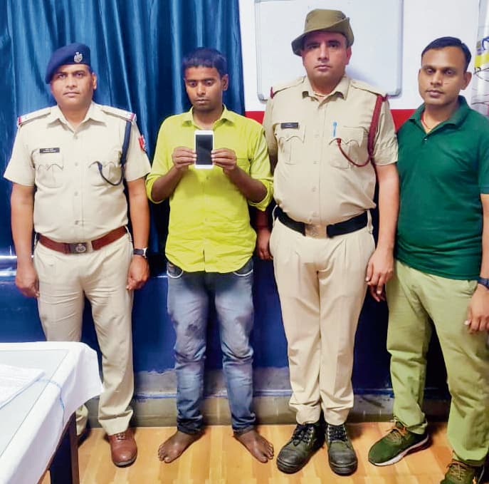 स्टेशन से मोबाइल चोर गिरफ्तार