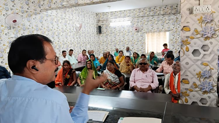 Madhubani News : कार्यशाला में डीलरों को फोर्टिफाइड चावल की दी जानकारी