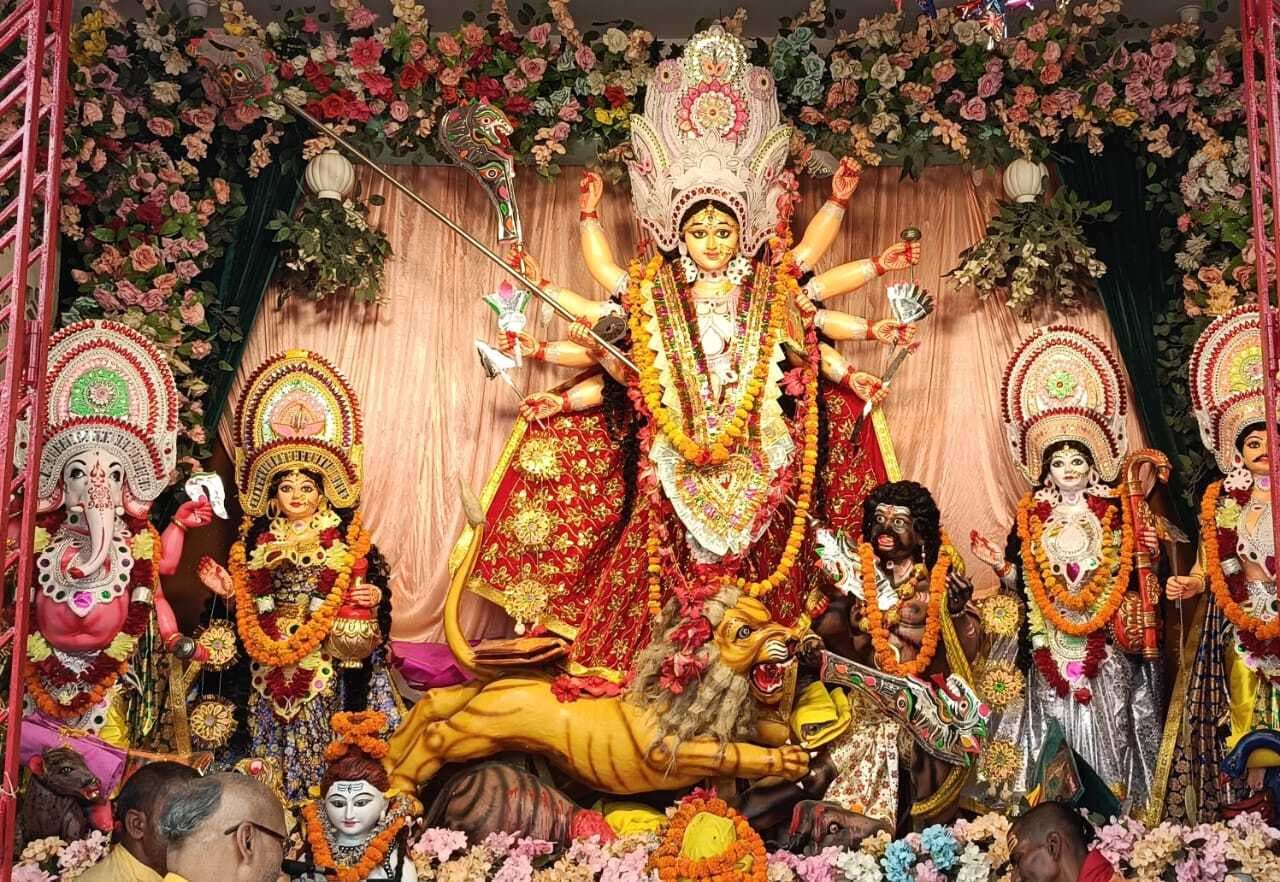 Darbhanga : पट खुलते ही शक्ति की अधिष्ठात्री देवी दुर्गा के दर्शन-पूजन को उमड़े श्रद्धालु