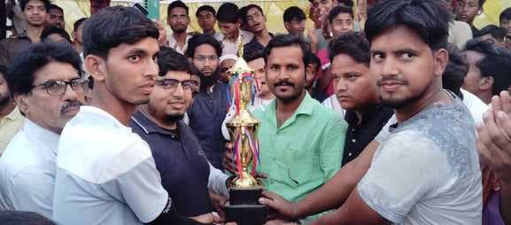 सनराइज ने जीता डे नाइट क्रिकेट का मुकाबला