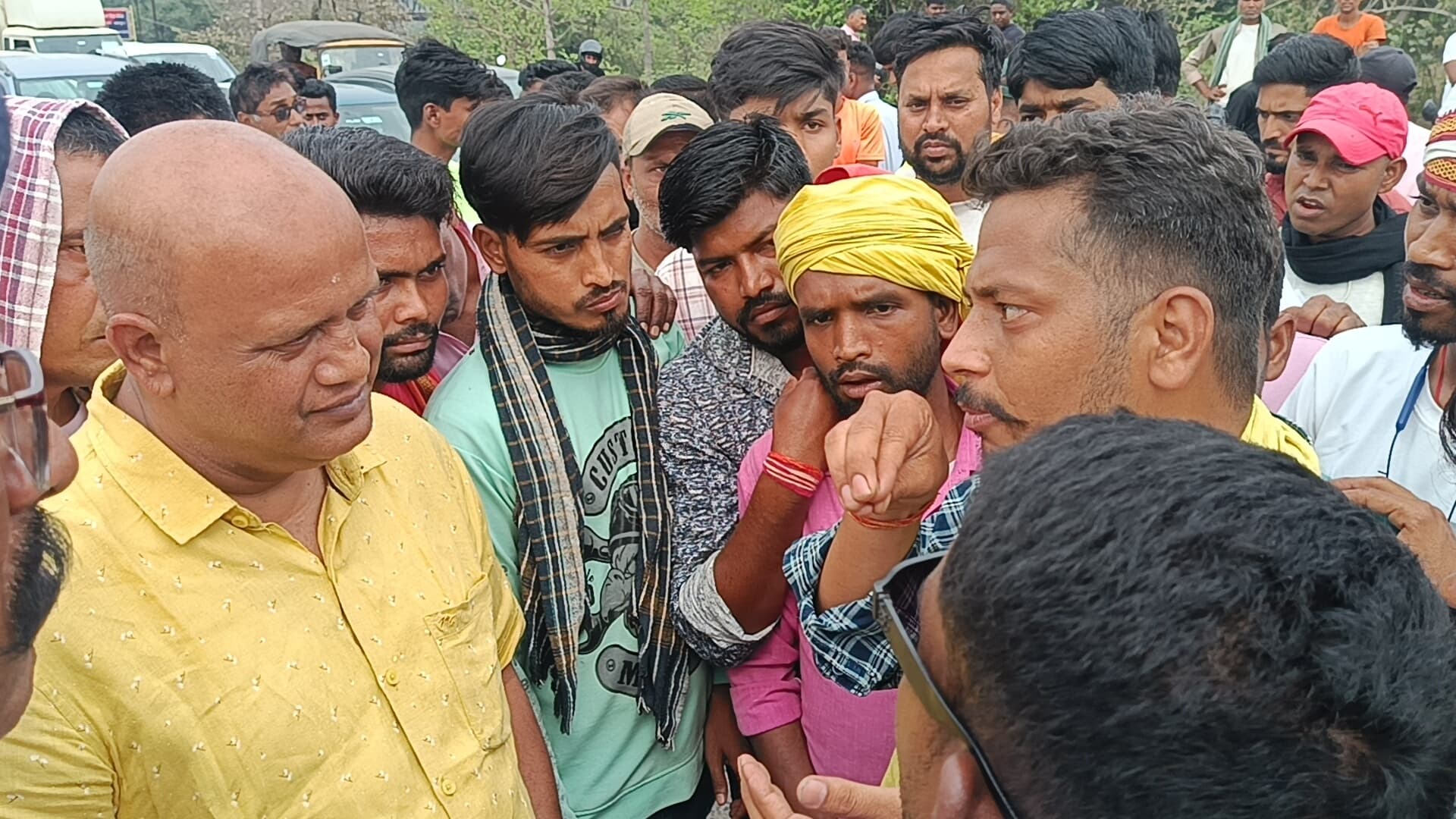 Dhanbad News : बोकारो बंद का धनबाद में भी असर, नहीं चलीं बोकारो और रांची की बसें, महुदा इलाके में छाया रहा सन्नाटा