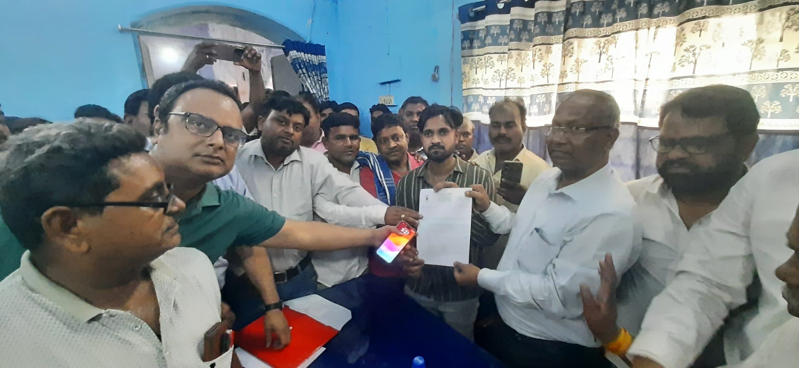 Dhanbad News: ड्यूटी में कोलकर्मी की तबीयत बिगड़ी, अस्पताल में मौत