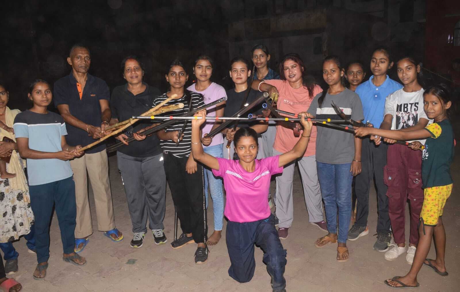 Dhanbad News : रामनवमी पर जिस जगह से गुजरेगा जुलूस, 15 मिनट पहले उस इलाके की काटी जायेगी बिजली