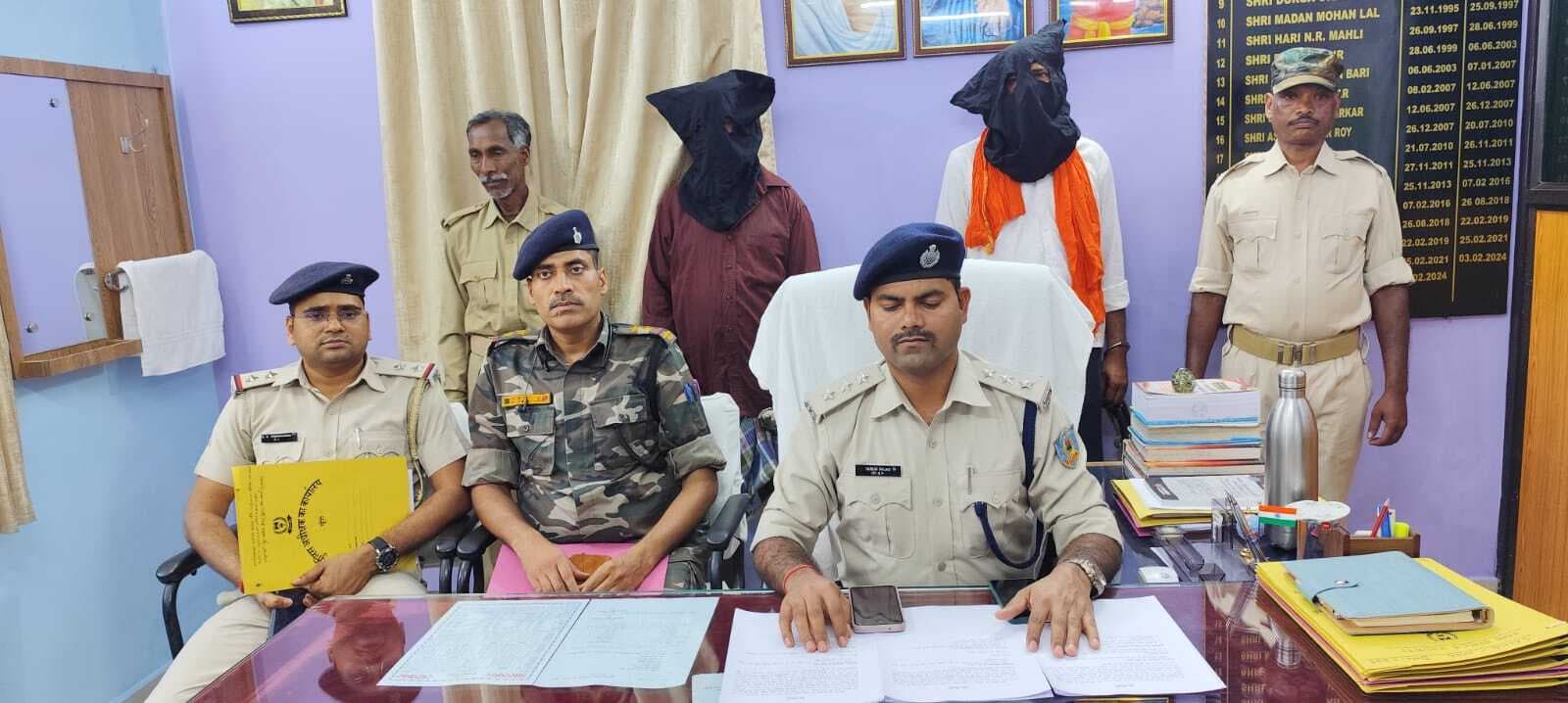 अफीम व डोडा के साथ महिला सहित तीन गिरफ्तार