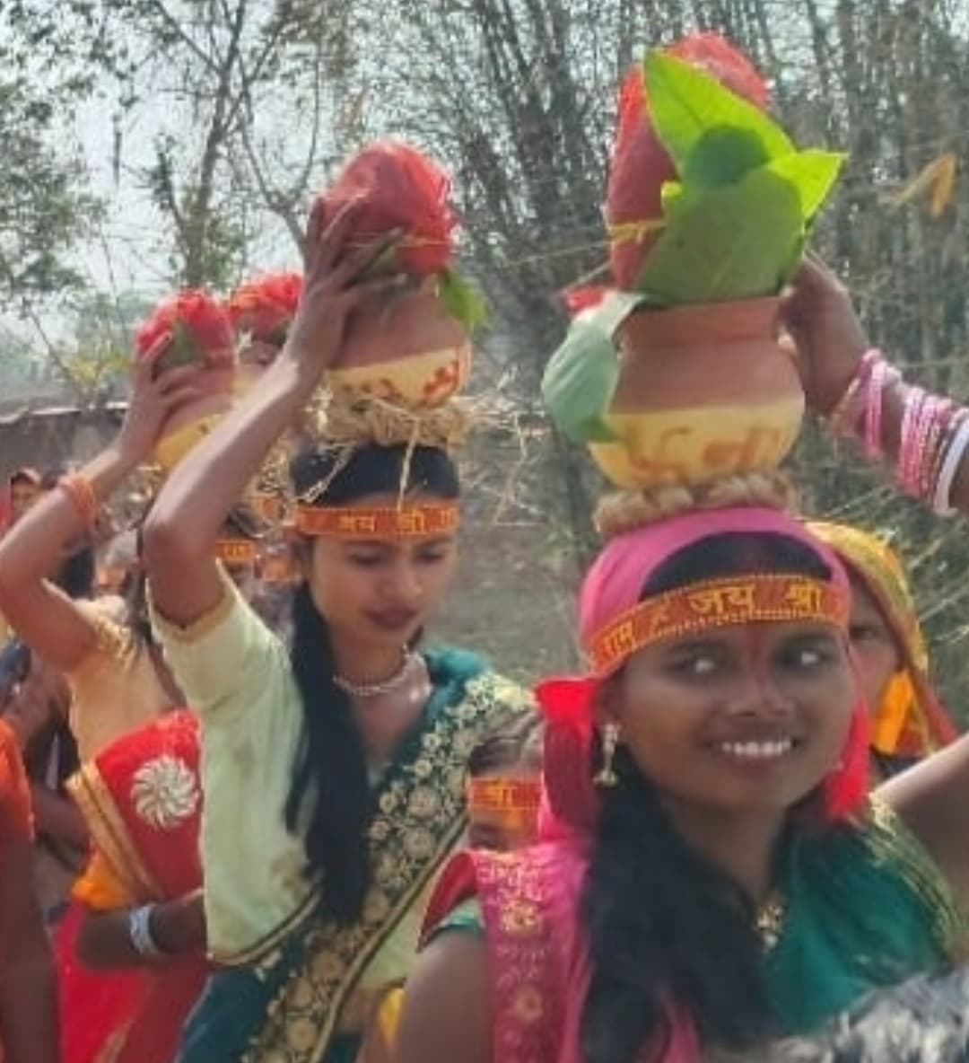 सुपौली दियारा गांव में भव्य कलशयात्रा के साथ अष्टजाम शुरू