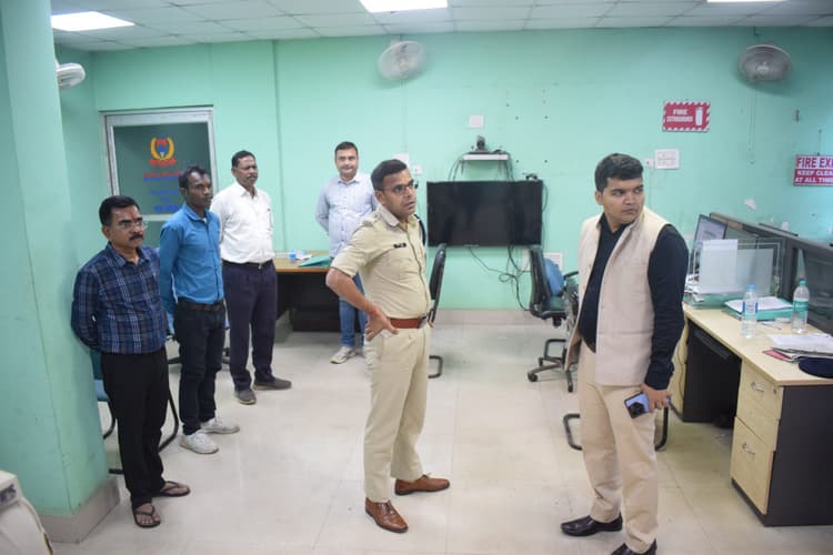 रामनवमी को लेकर जिला नियंत्रण कक्ष आज से सात तक 24 घंटे रहेगा कार्यरत : डीसी