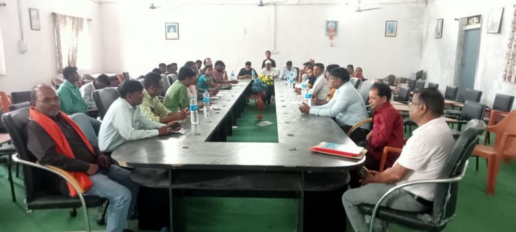 पंसस की बैठक में सदस्यों ने उठाया पेयजल संकट का मुद्दा