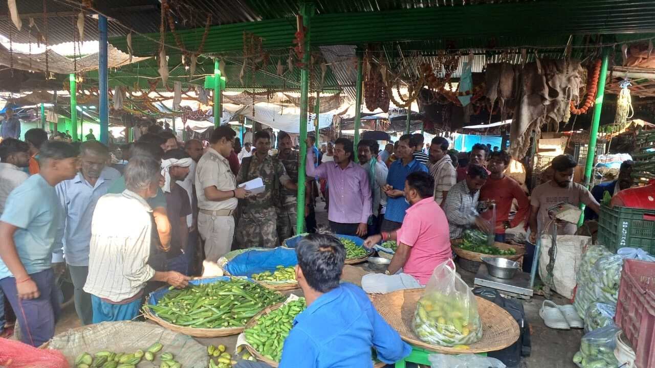 deoghar news : सब्जी मंडी की आठ दुकानों में चोरी, जांच में पहुंची पुलिस