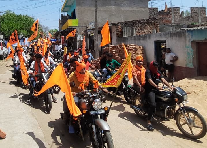 पहाड़ी मंदिर से निकाली बाइक शोभायात्रा