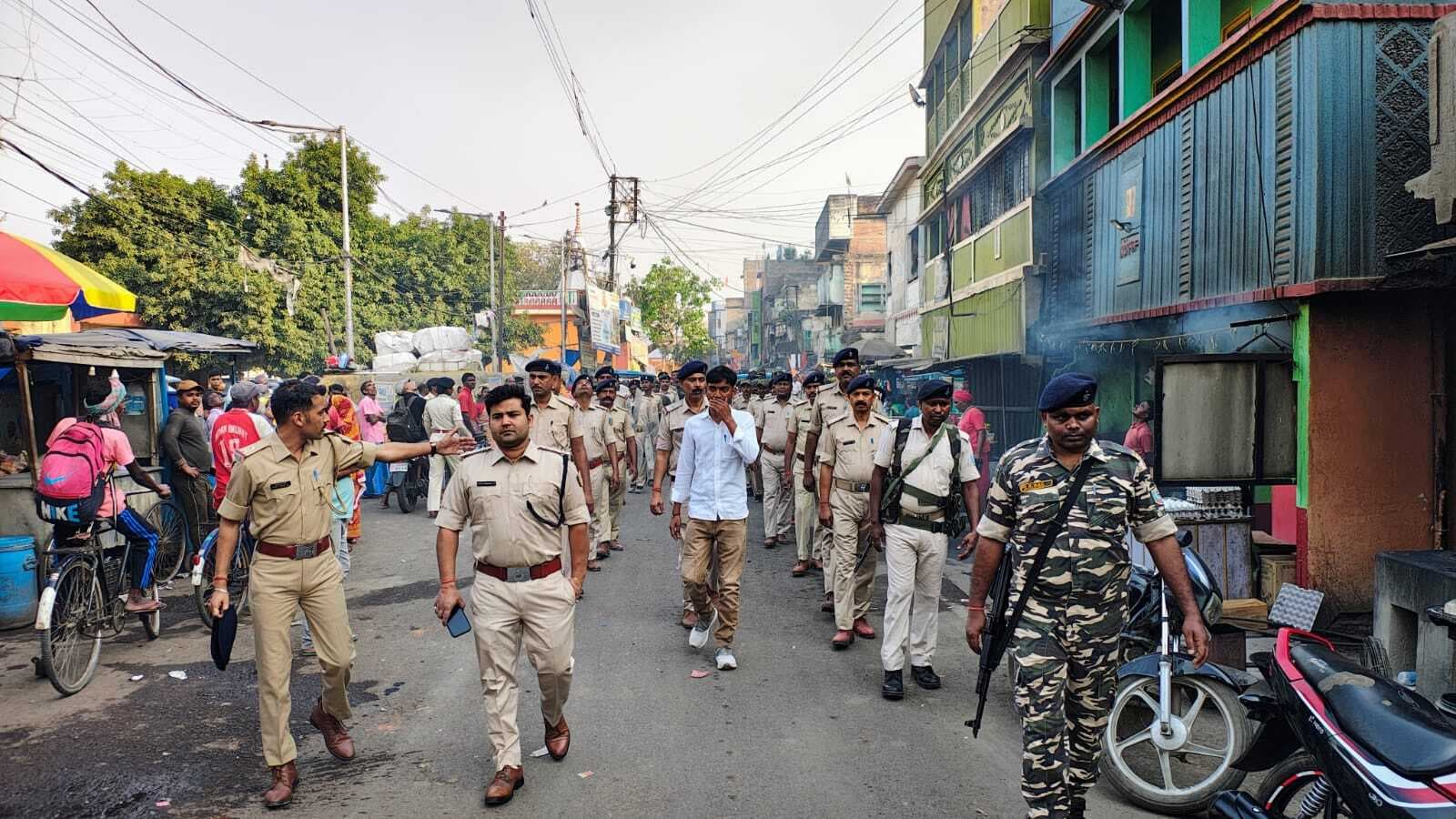 बरहरवा स्टेशन चौक से निकाला गया फ्लैग मार्च, शांतिपूर्ण तरीके से रामनवमी मनाने का आह्वान