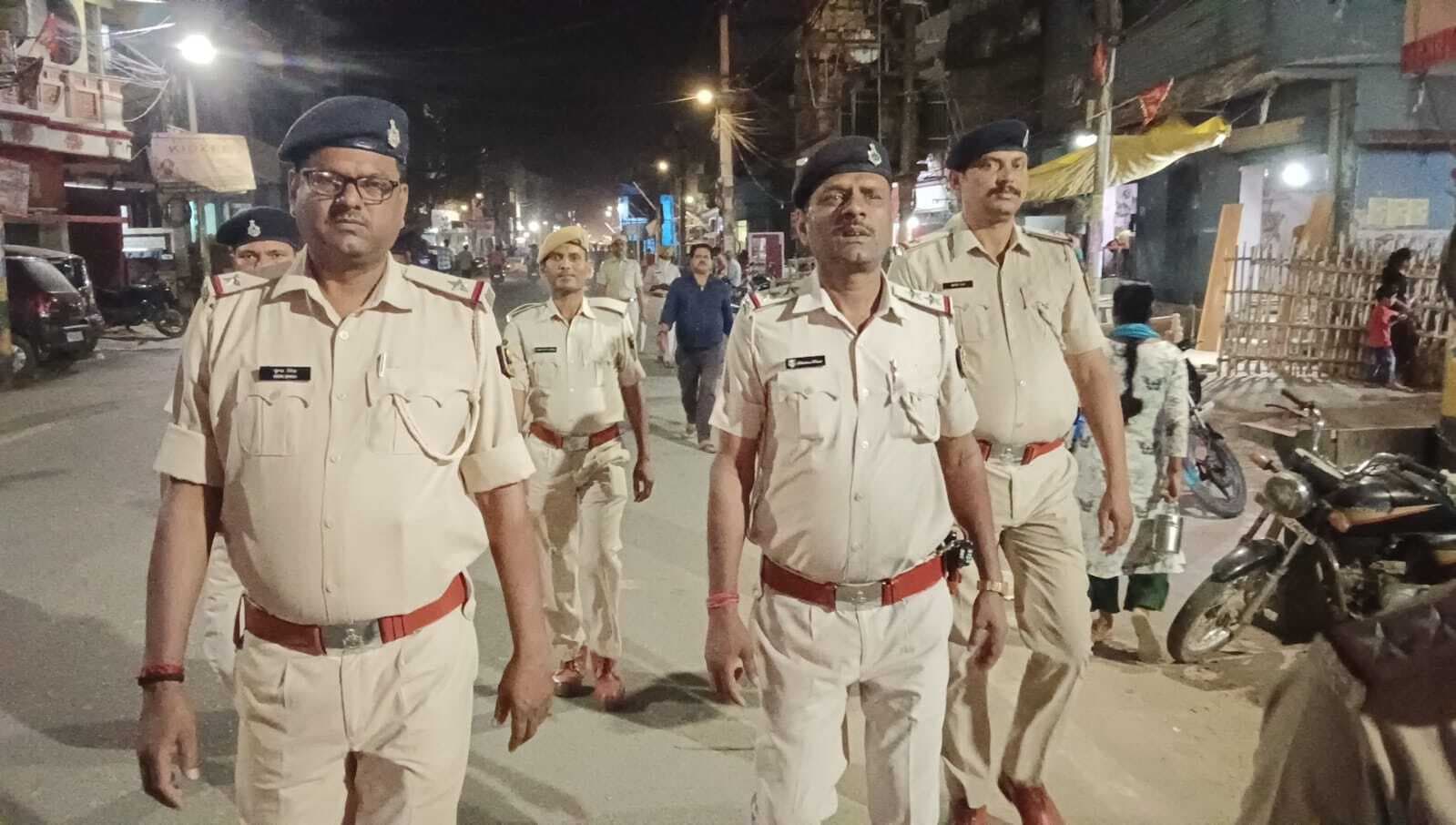 रामनवमी को लेकर निकाला फ्लैग मार्च