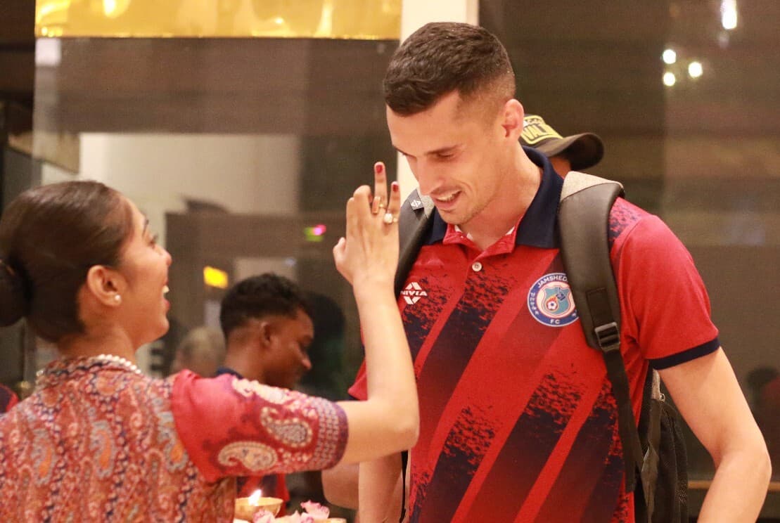 JFC VS MOHAN BAGAN SEMIFINAL LEG-2 : मोहन बगान से मुकाबले के लिए कोलकाता पहुंची जेएफसी की टीम