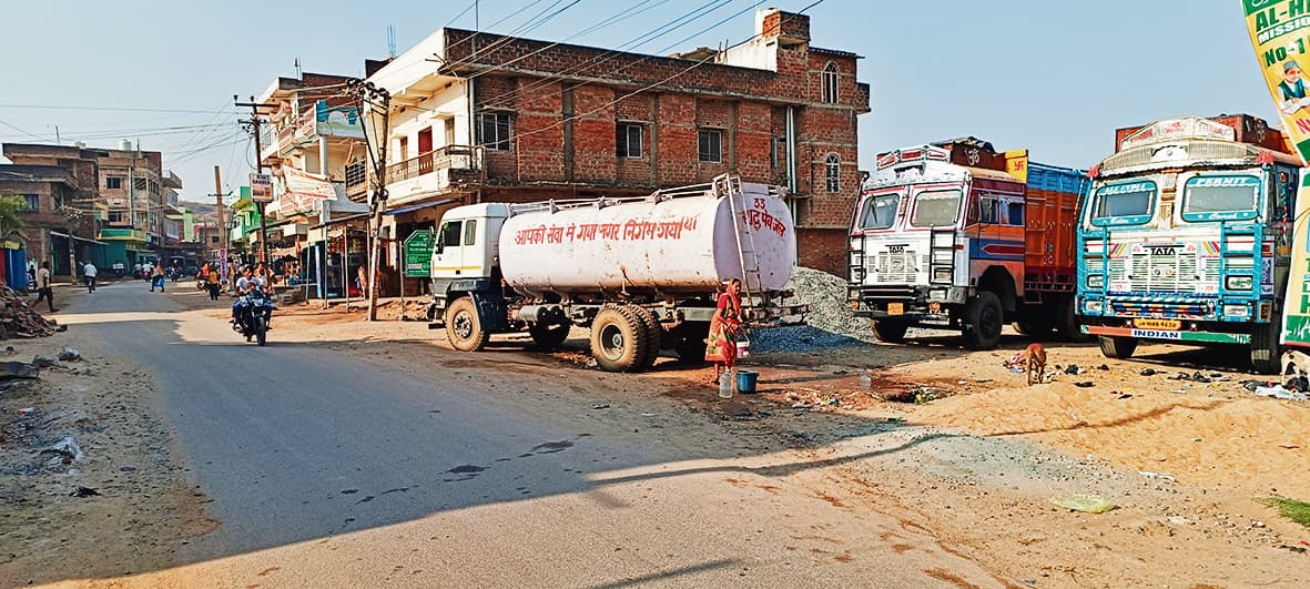 Gaya News : गर्मी बढ़ते ही शुरू होने लगी पानी की किल्लत