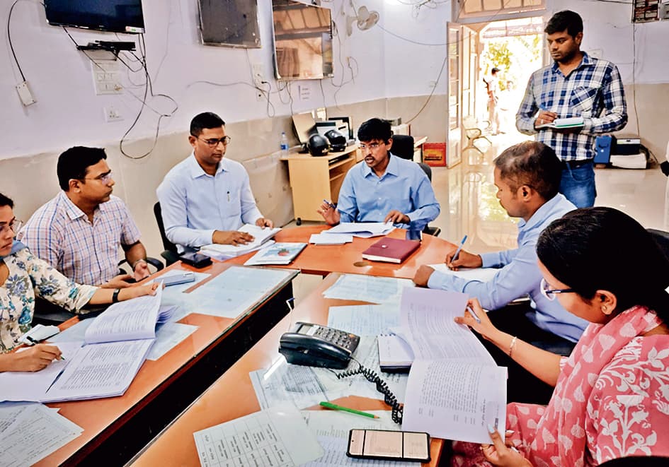 Gaya News : रामनवमी में गड़बड़ी हो तो 0631 2222253, 2222259, 2222206 व 2222216 पर करें कॉल