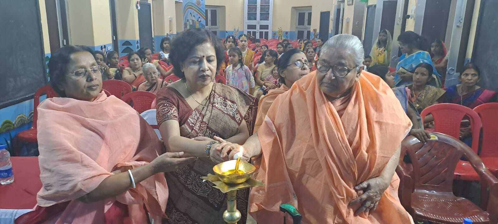 Giridih News :दुर्गा माता बालिका मध्य विद्यालय का मना वार्षिकोत्सव