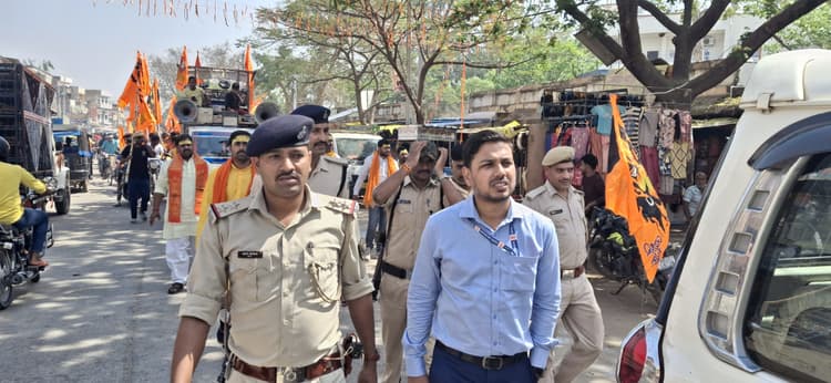 रामनवमी को लेकर रामभक्तों ने रामगढ़ नगर में निकाला बाइक जुलूस
