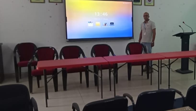 Saran News : नामांकन से पहले कॉलेजों के स्मार्ट क्लास को किया जा रहा अपडेट