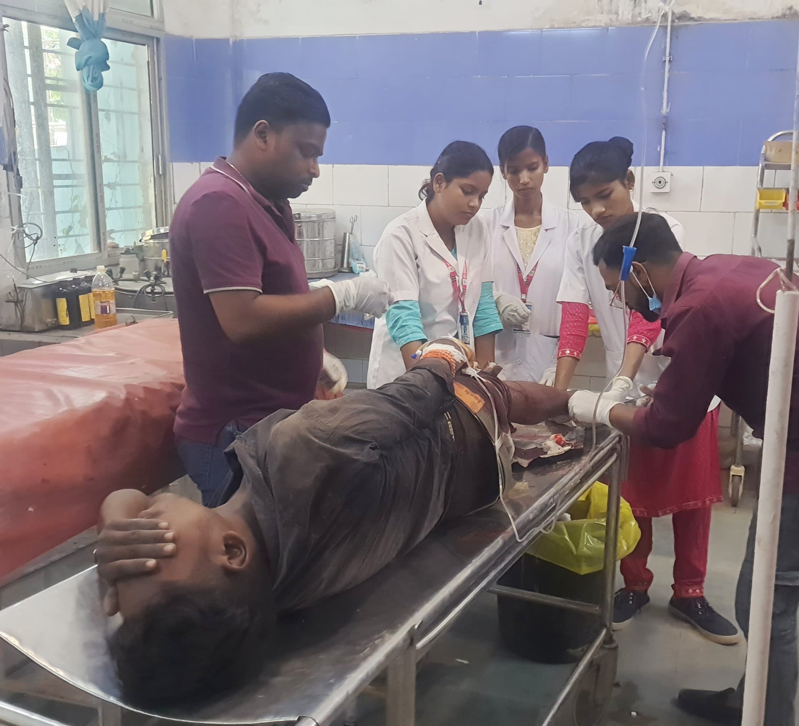 Aurangabad News : रामनवमी की खरीदारी करने गया युवक दुर्घटना में घायल