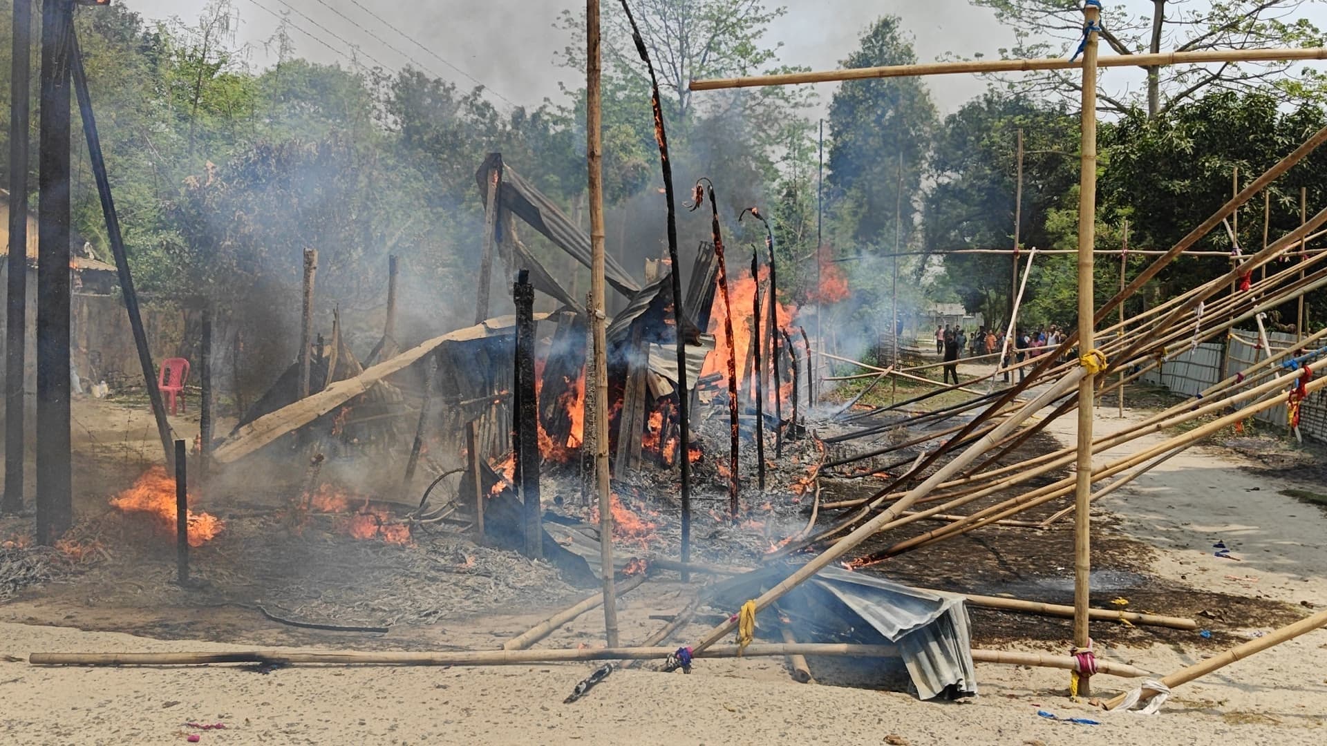 शॉर्ट सर्किट से लगी आग, एक घर जला, सामान का भी हुआ नुकसान