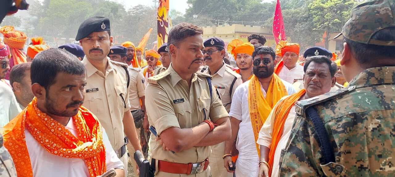 कड़ी सुरक्षा व्यवस्था के बीच शहर में निकाली गयी रामनवमी शोभा जुलूस