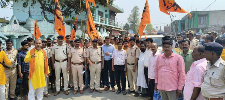 कन्हरिया में राम जानकी ठाकुरबाड़ी से निकली विशाल शोभायात्रा