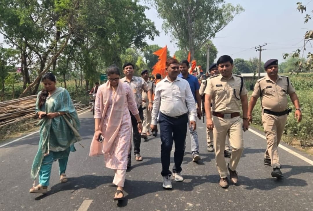 भवानीपुर में निकली तीन किमी लंबी शोभायात्रा, श्रीराम के जयकारे पर झूमे जन-जन