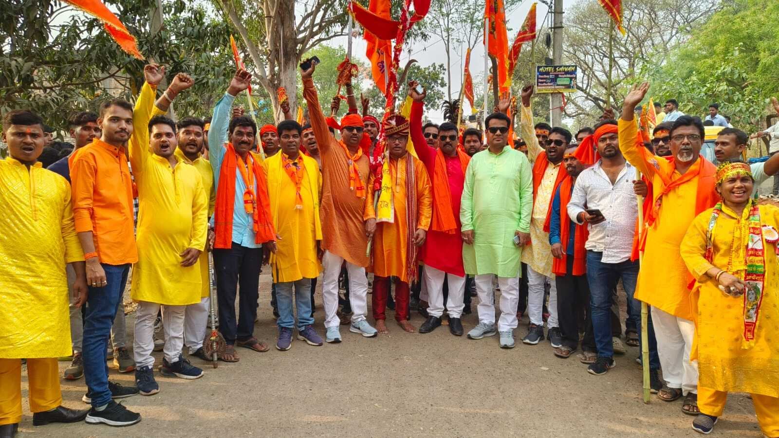 जय श्रीराम के जयघोष से गूंजा बरहरवा, युवाओं ने हैरतअंगेज करतब से किया दंग
