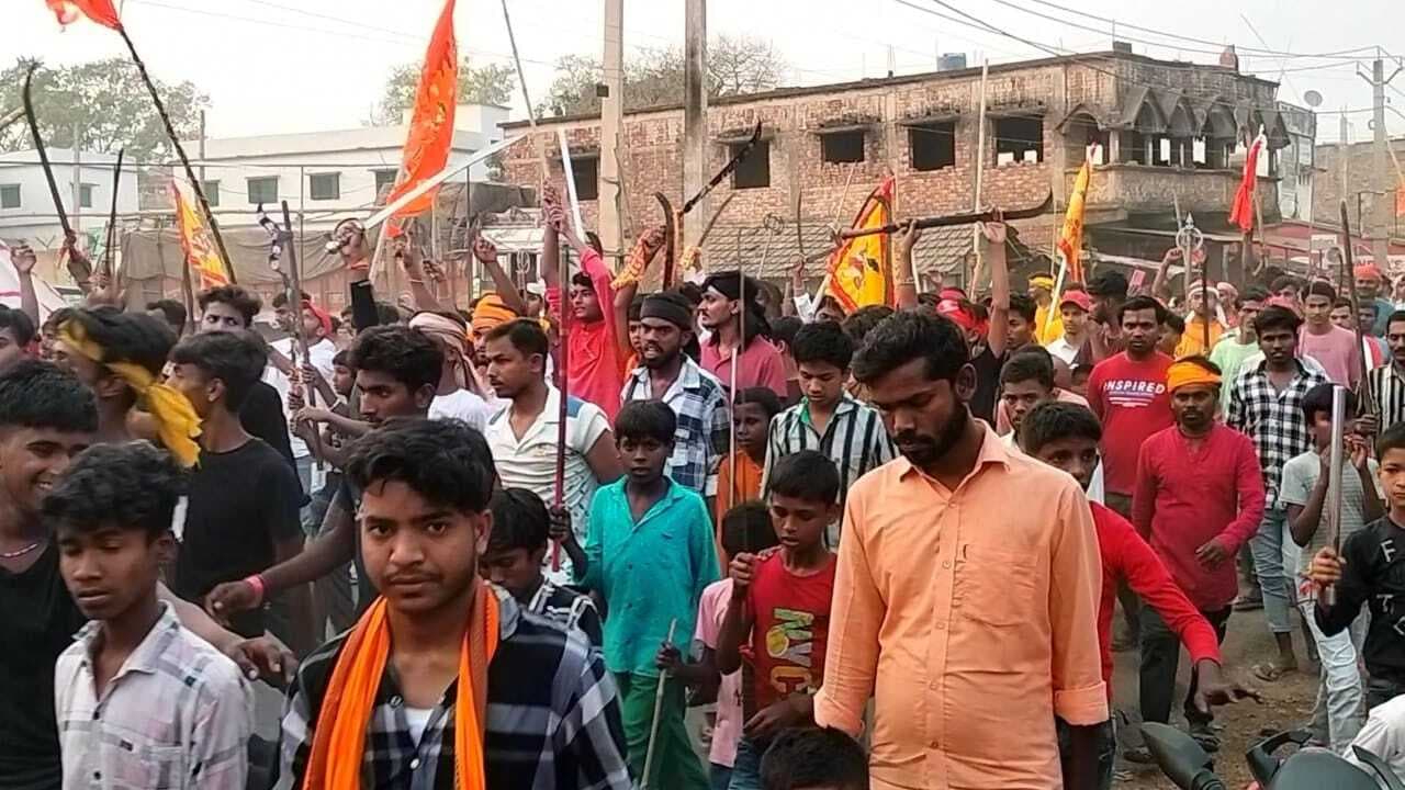 उधवा में रामनवमी पर अखाड़ों से निकला भव्य जुलूस