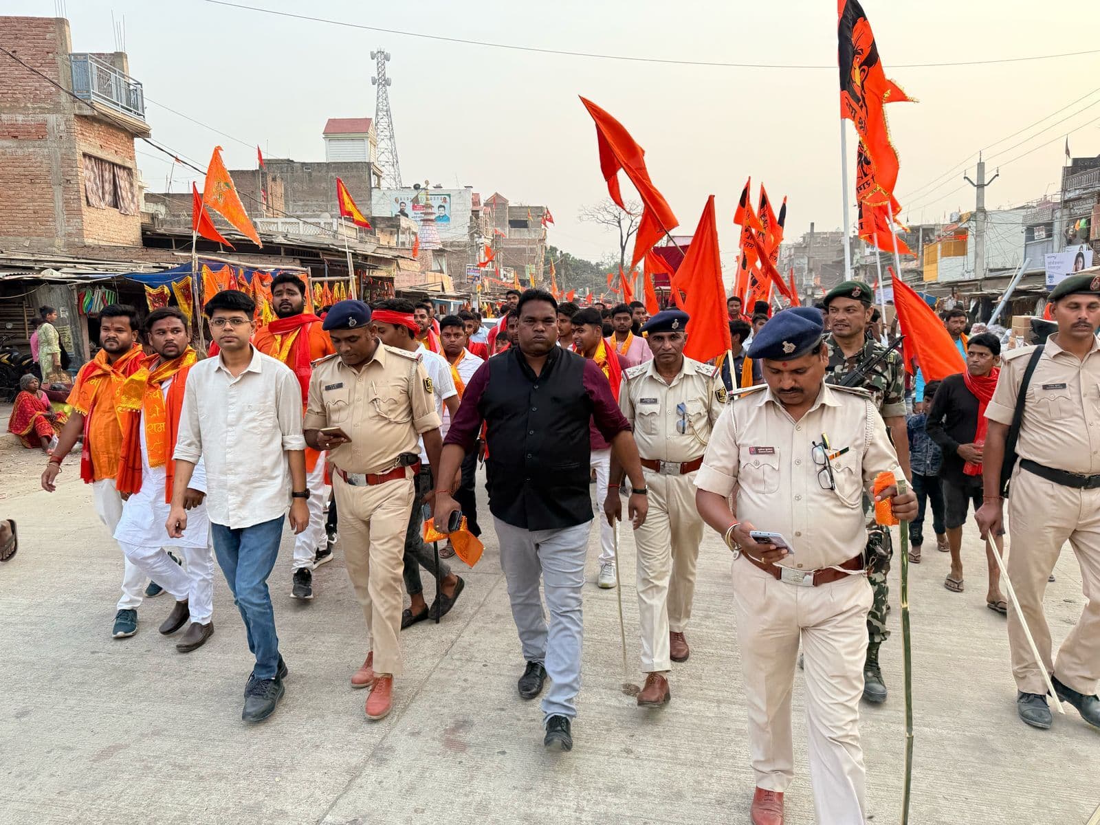 मानसी में बम काली मंदिर परिसर से निकाली गई भव्य शोभा यात्रा