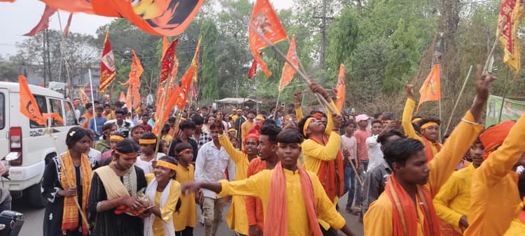 पालोजोरी में रामनवमी पर निकाला गया भव्य जुलूस