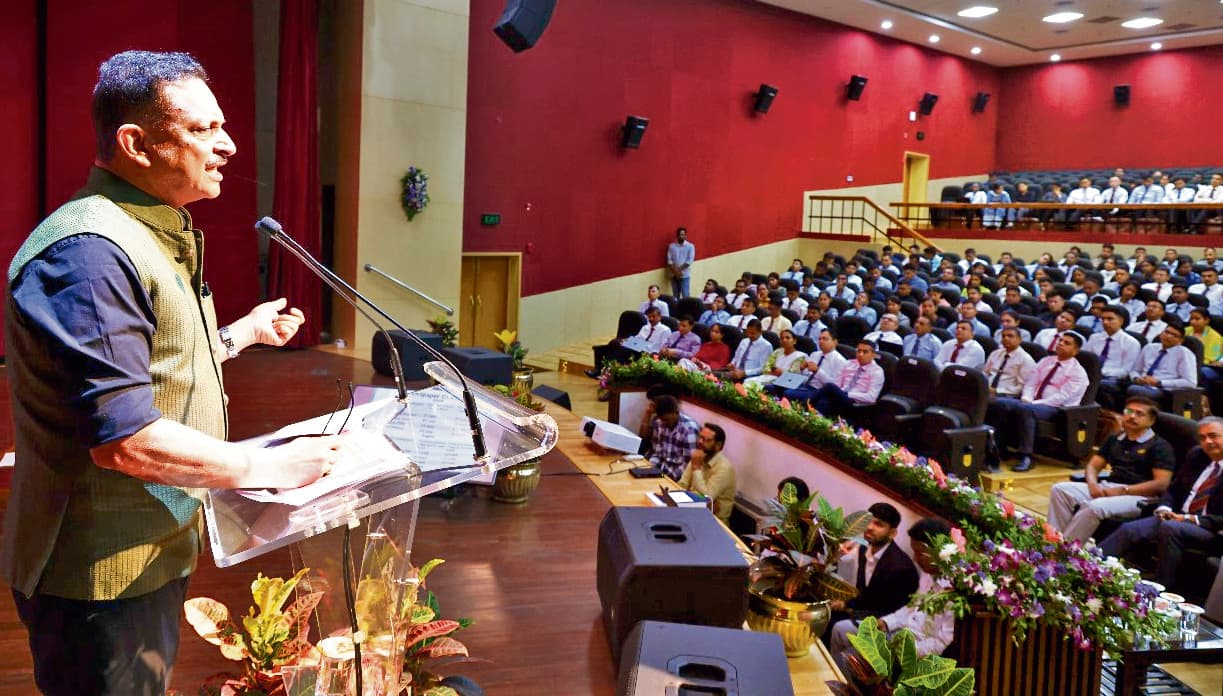 Saran News : पूर्व केंद्रीय मंत्री व सारण सांसद ने ट्रेनी आइपीएस अधिकारियों को किया संबोधित