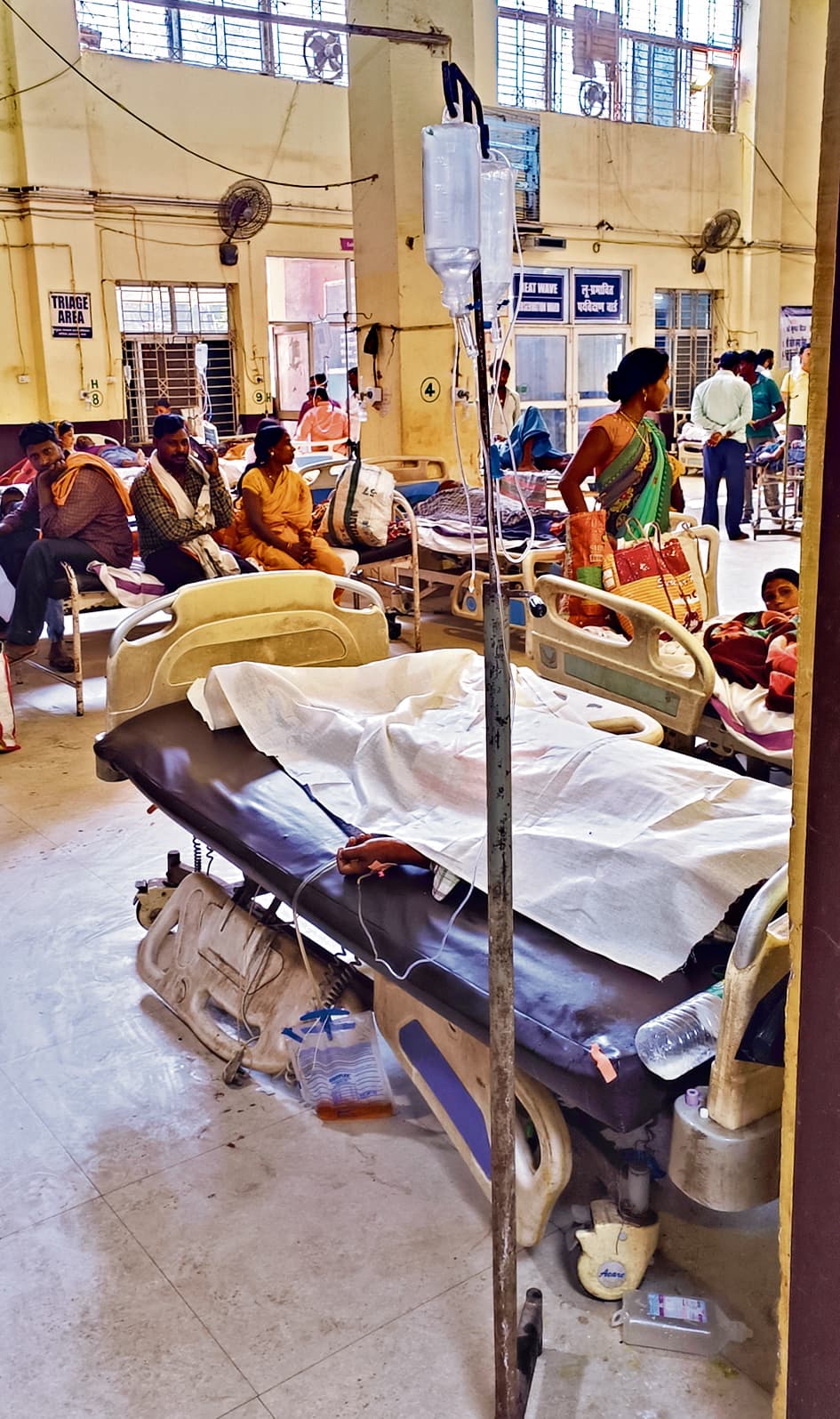 Gaya News : एएनएमएमसीएच में रविवार का मतलब लापरवाही की हदें पार