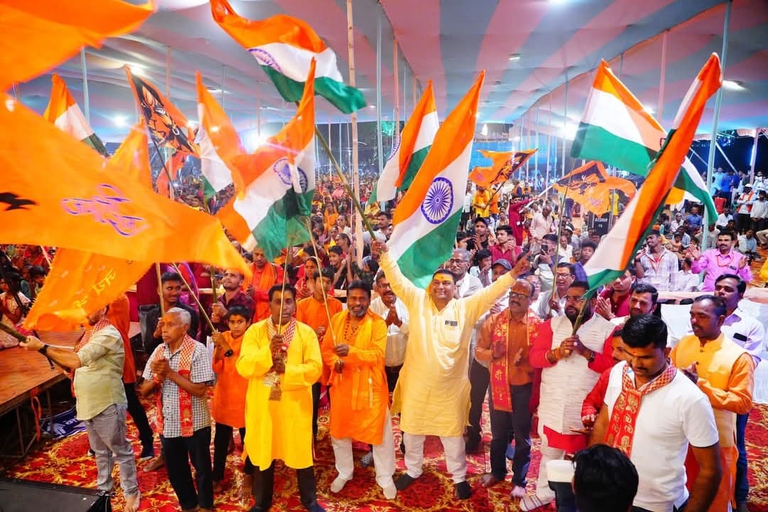 Giridih News :यज्ञ के दौरान मना श्रीराम जन्मोत्सव