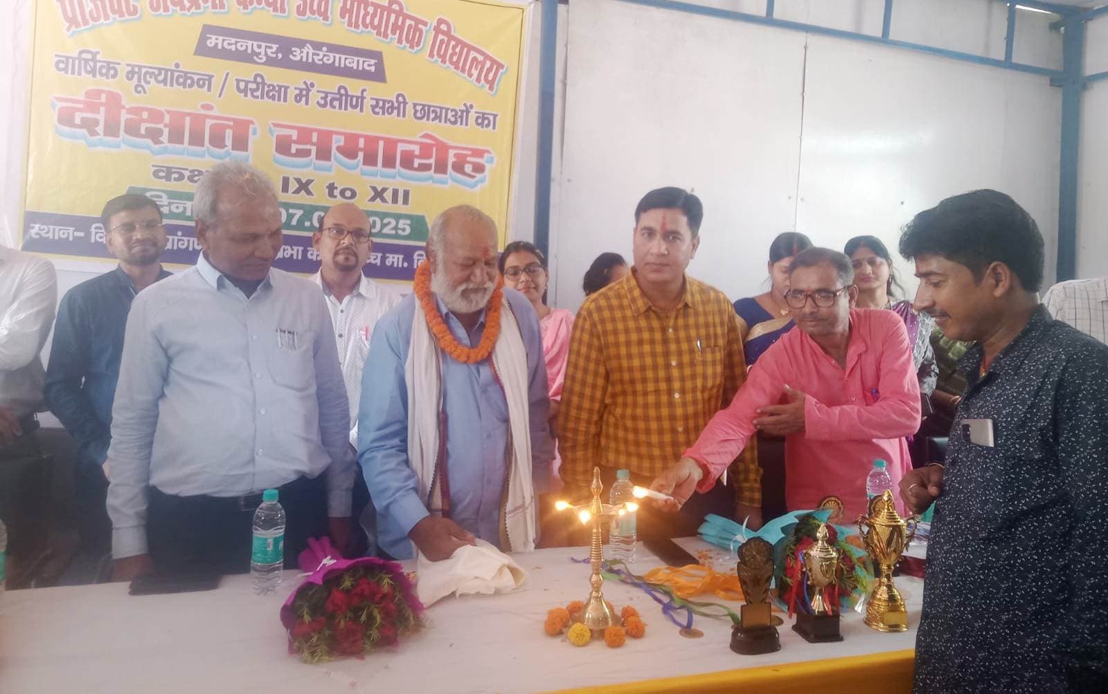 सफल छात्राओं को बीइओ ने किया सम्मानित