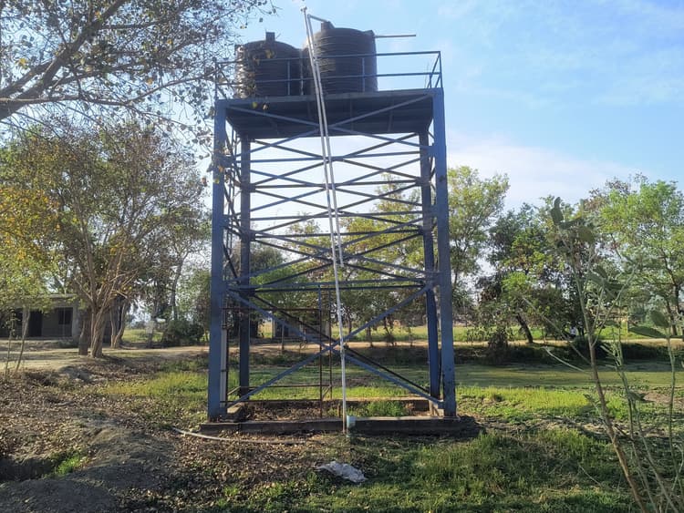 निजी और सरकारी जमीन के पेच में फंसी नल जल योजना