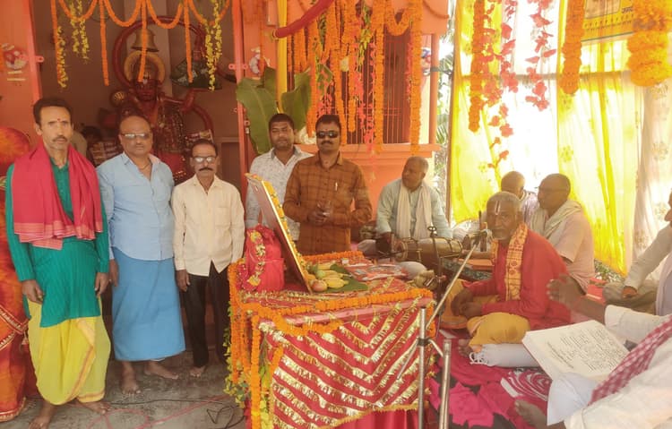 hajipur news. हनुमान मंदिर में हुआ अखंड रामायण पाठ