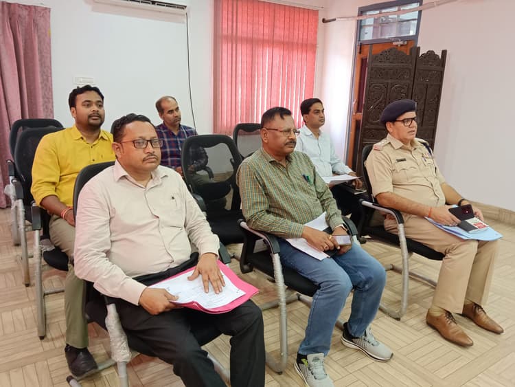 डीसी ने की प्राकृतिक आपदा से हुए नुकसान की समीक्षा