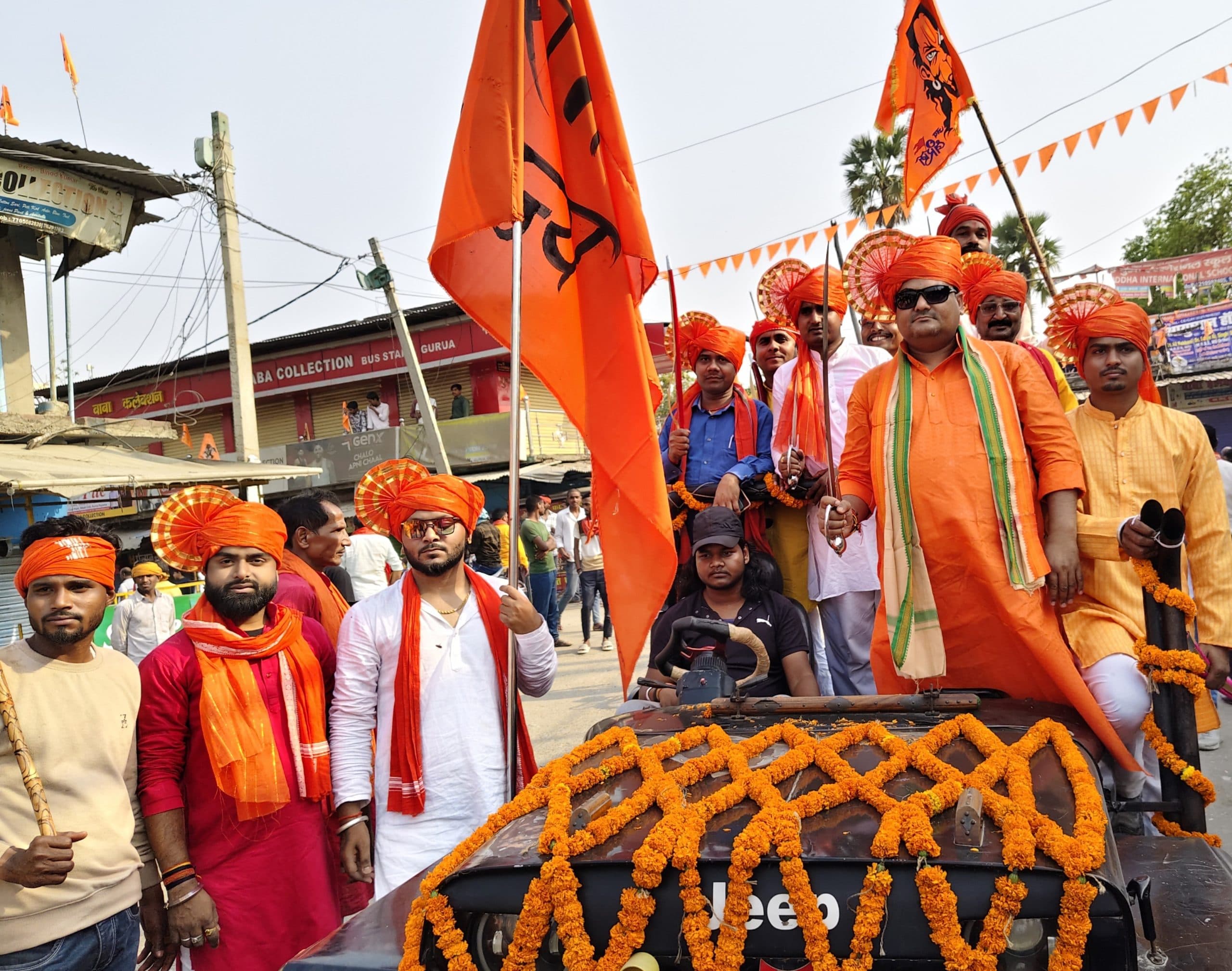 गया : रथ व घोड़े के साथ निकली भव्य शोभायात्रा