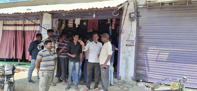 दुकान से साढ़े तीन लाख के सामान की चोरी