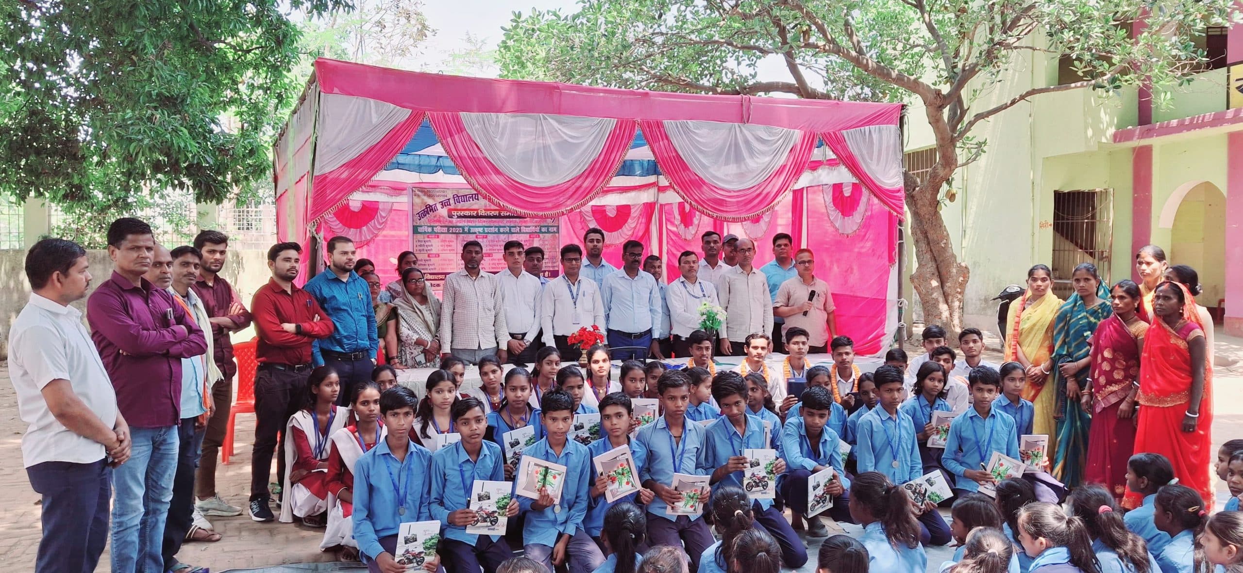 गया : मैट्रिक परीक्षा में सेकंड प्रखंड टॉपर रहे छात्र सम्मानित