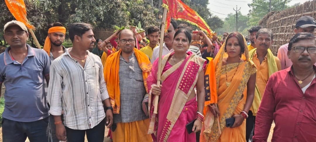 भंगहा में 1001 कुंवारी कन्याओं व महिलाओं ने निकाली कलश शोभायात्रा