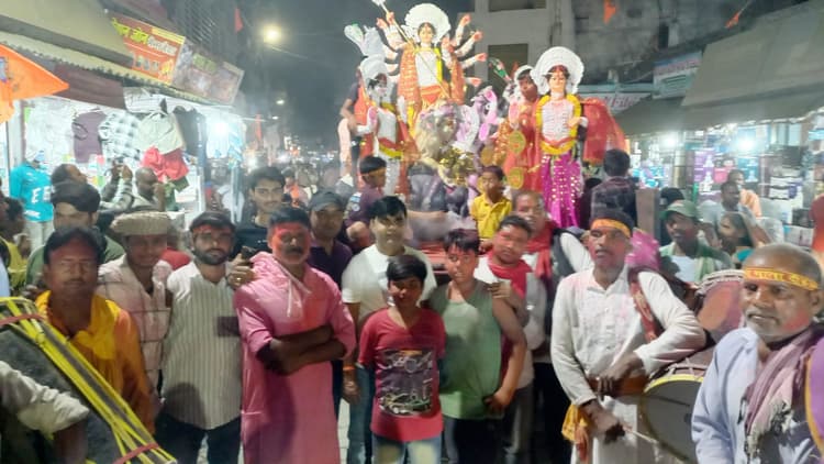 चैती दुर्गा प्रतिमा का हुआ विसर्जन