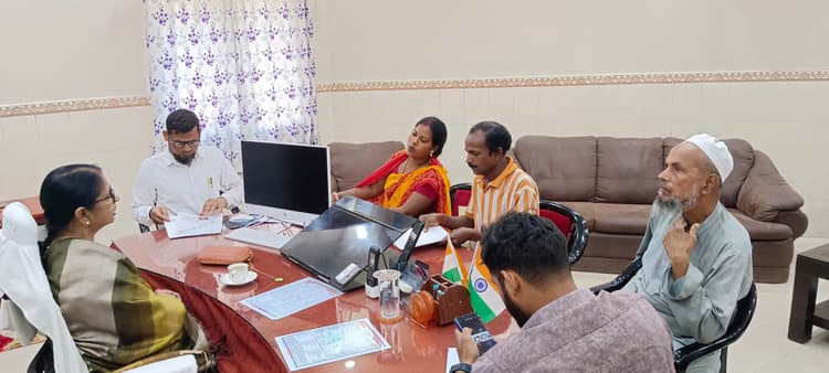 महापौर ने जनता दरबार में सुनी समस्याएं