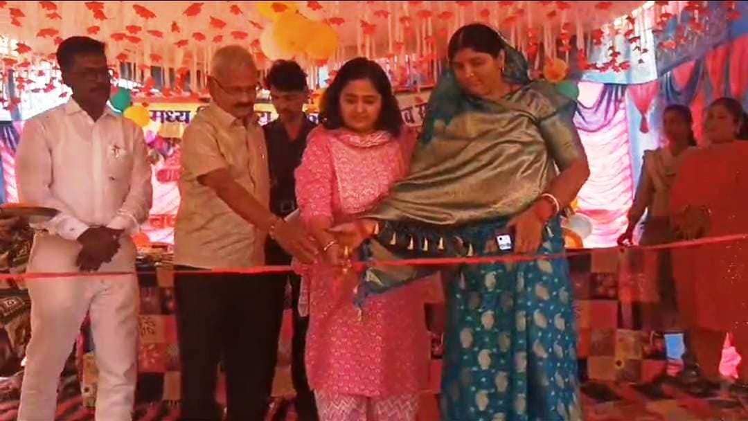 मध्य विद्यालय चाफा के 125 वर्ष पूरा होने पर प्रवेशोत्सव सह दीक्षांत समारोह का आयोजन