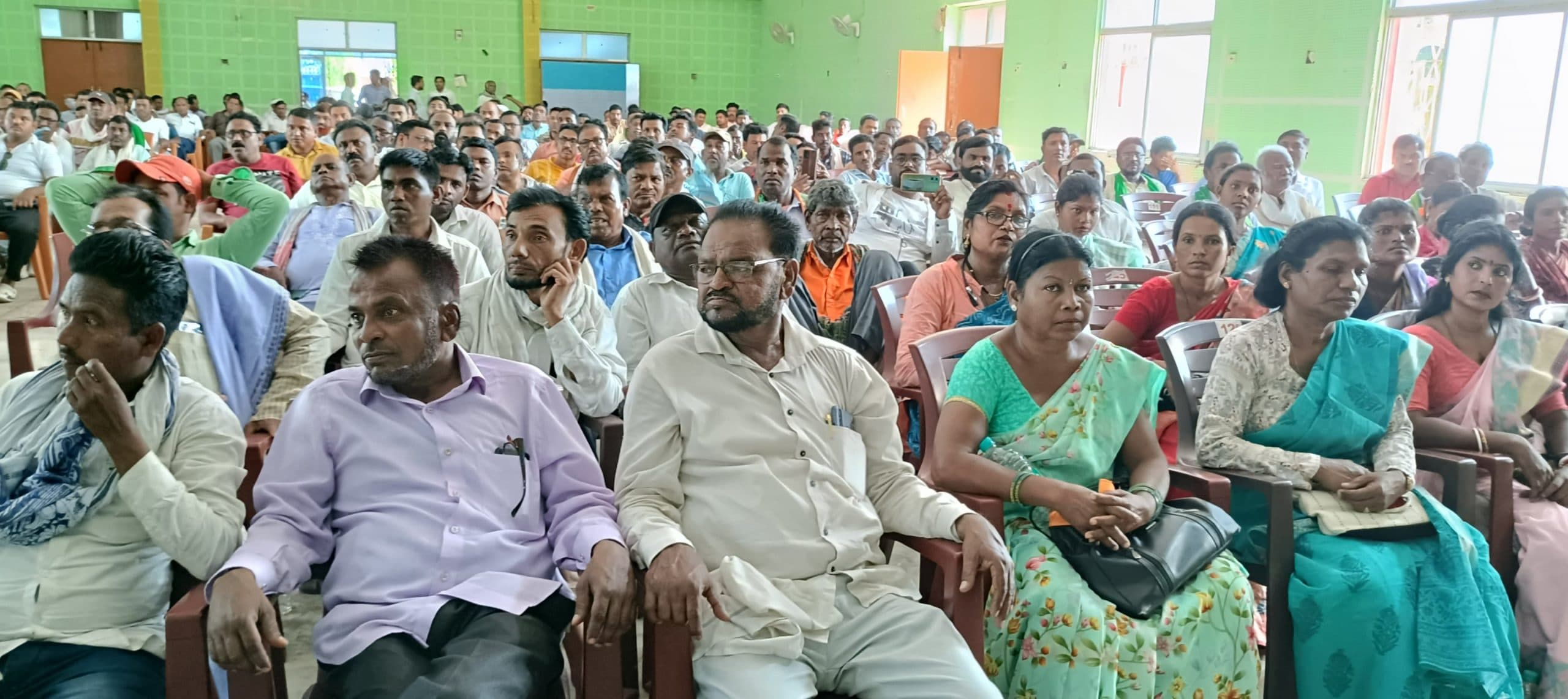 स्पीकर ने झामुमो जिलाध्यक्ष के लिए कार्यकर्ताओं संग की रायशुमारी