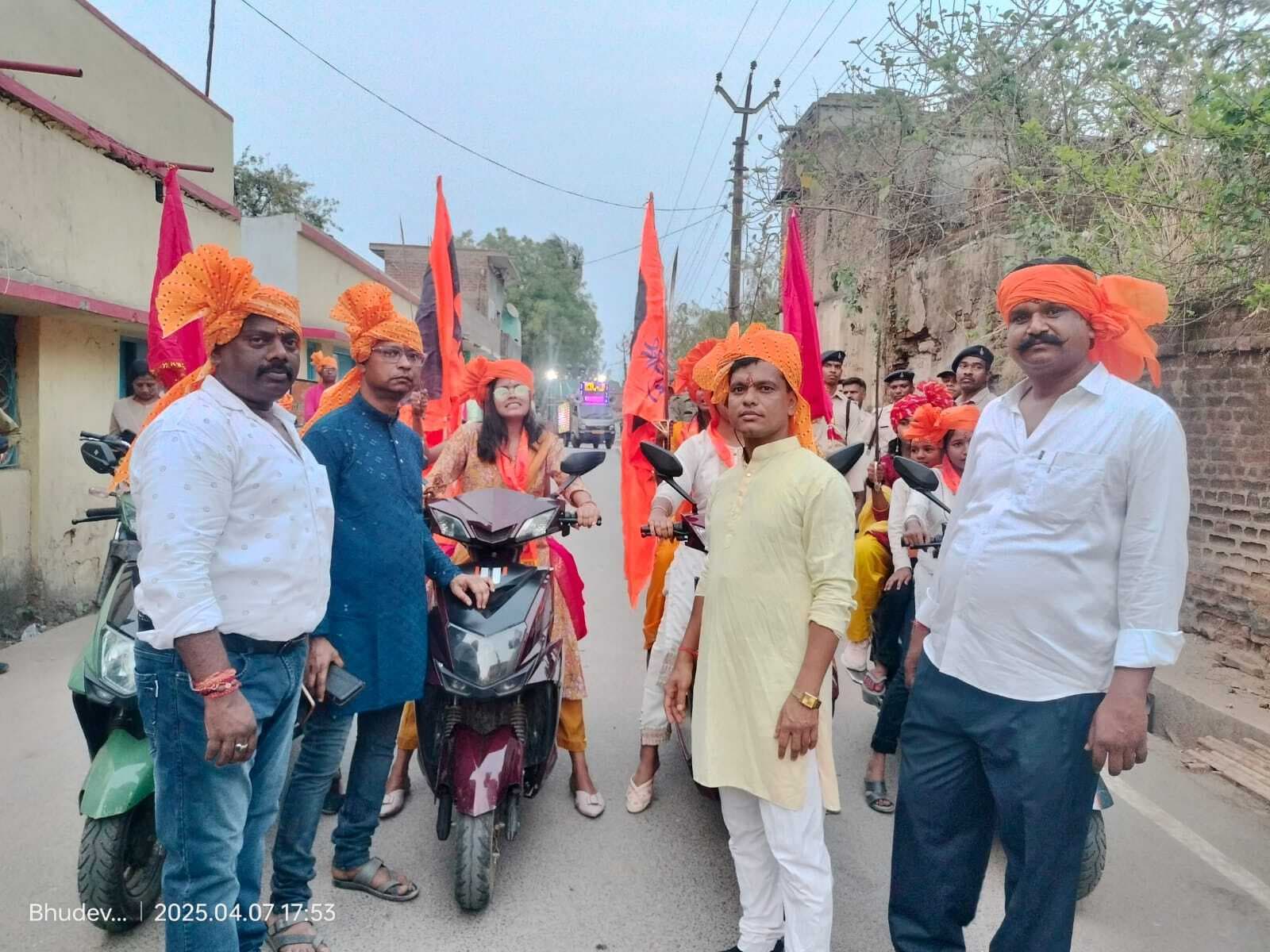 शिवाजी दल और प्रताप दल ने निकाली झांकी