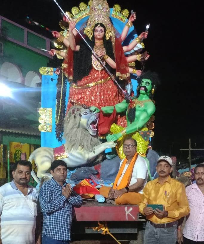 बारापलासी में दुर्गा प्रतिमा का धूमधाम से किया गया विसर्जन